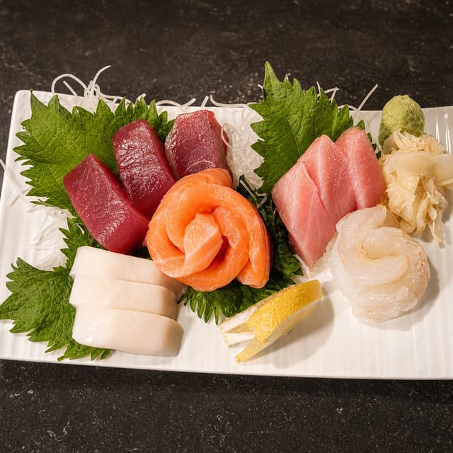 Sashimi Combo.