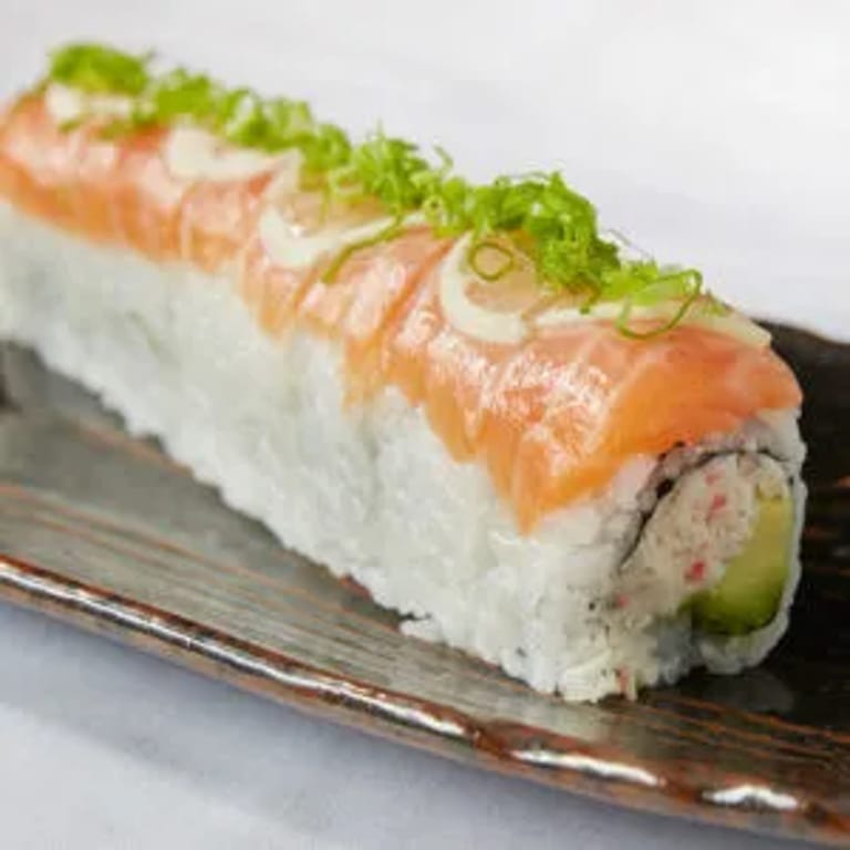 Delicious Salmon Roll: A Sushi Lover's Delight