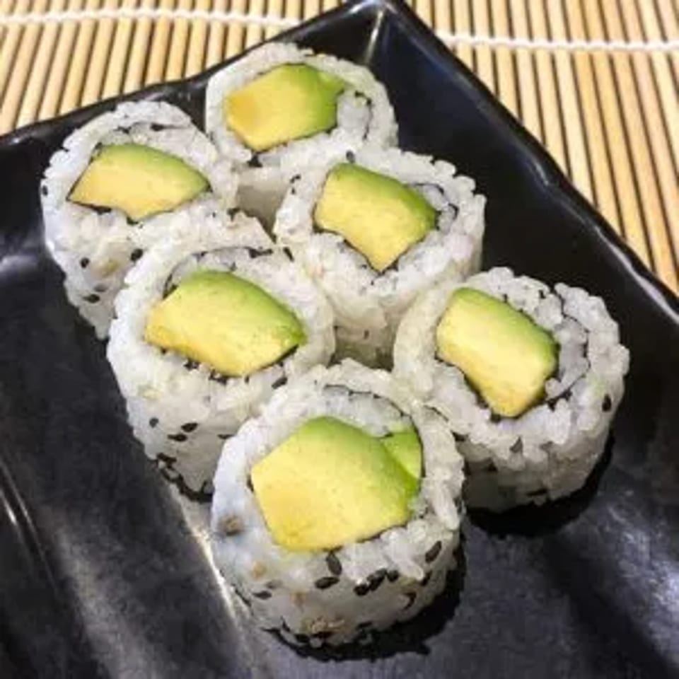 Delicious Avocado Roll: A Sushi Favorite