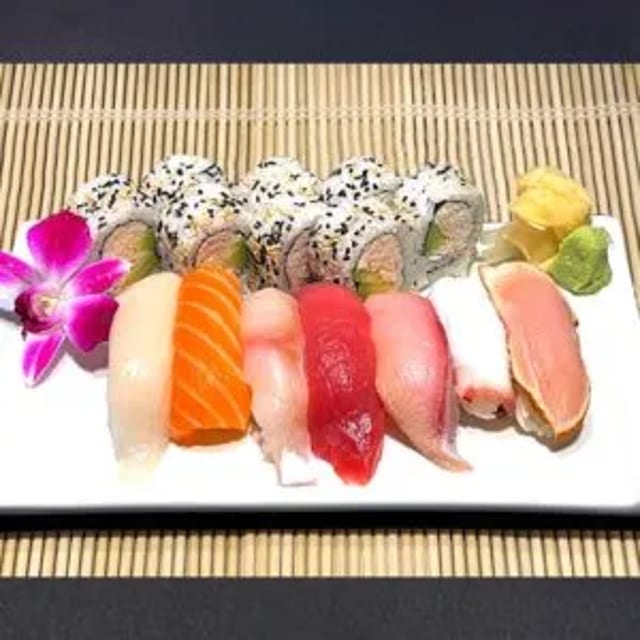 Sushi Regular Combo.