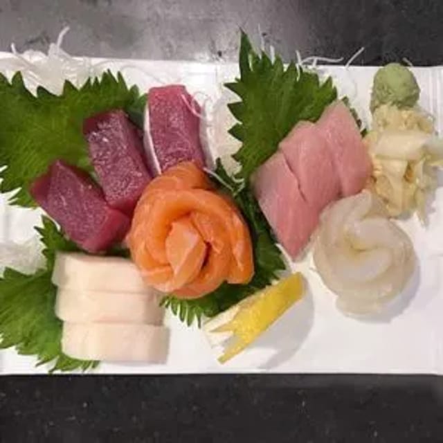 Sashimi Combo.